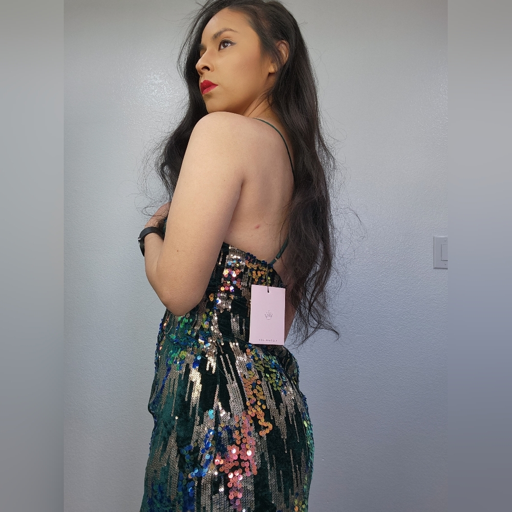 Dress - Picture 10 of 10